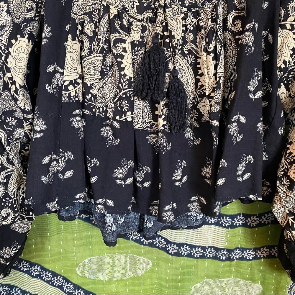Muse Black/ Tan Sherry Paisley Baby Doll Bohemian Peasant Blouse Size Small - Picture 5 of 16